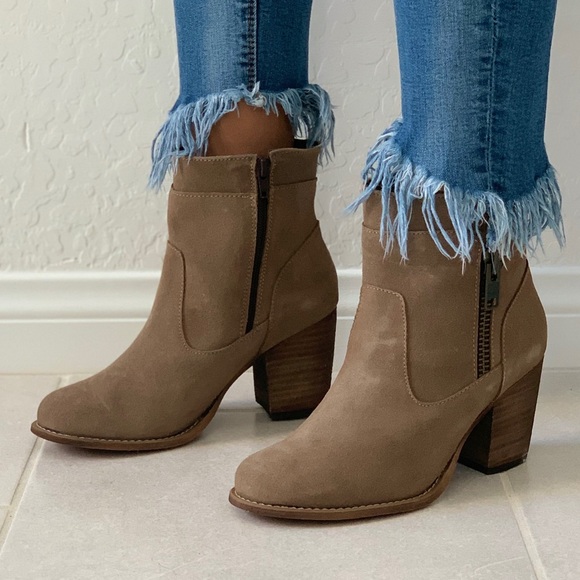 NIB Tan Genuine Distressed Suede Block Heel Boots - Picture 2 of 8